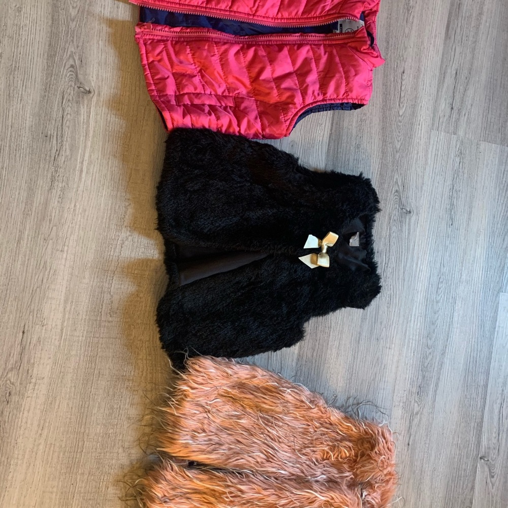 3 vests - Picture 2 of 4